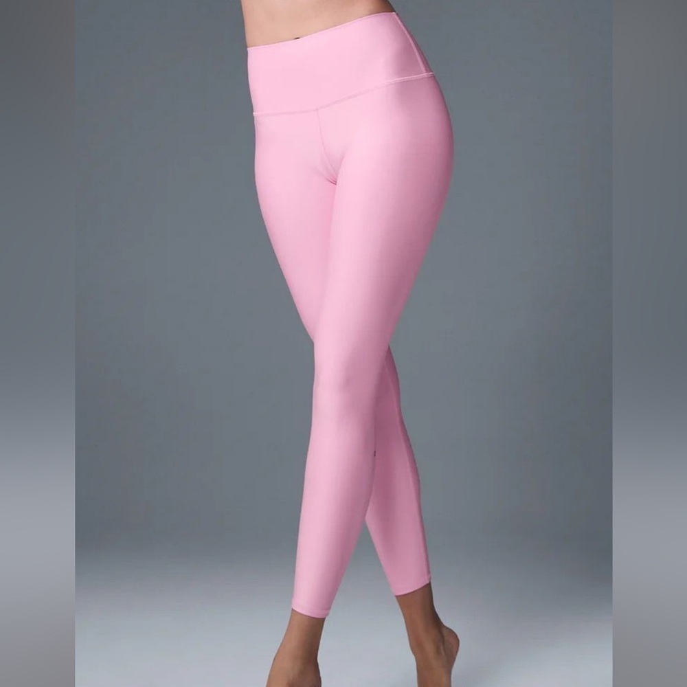 ALO Airlift Candy Heart Pink Leggings Size XS  NWT